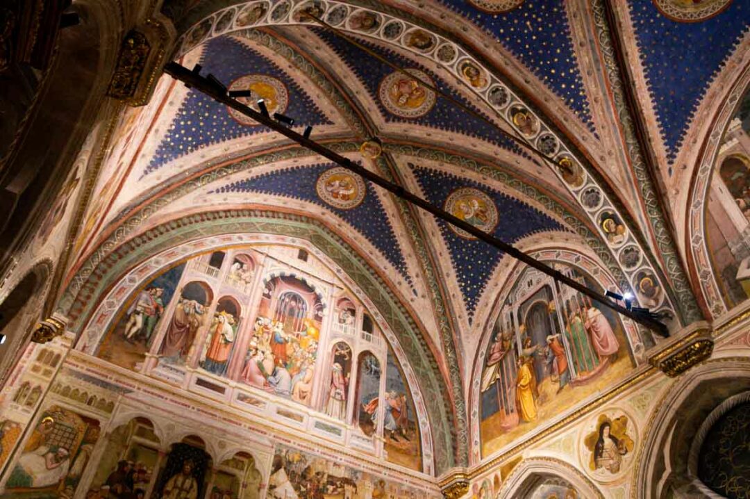 Chapel inside the Basilica of Notre Dame de Padua