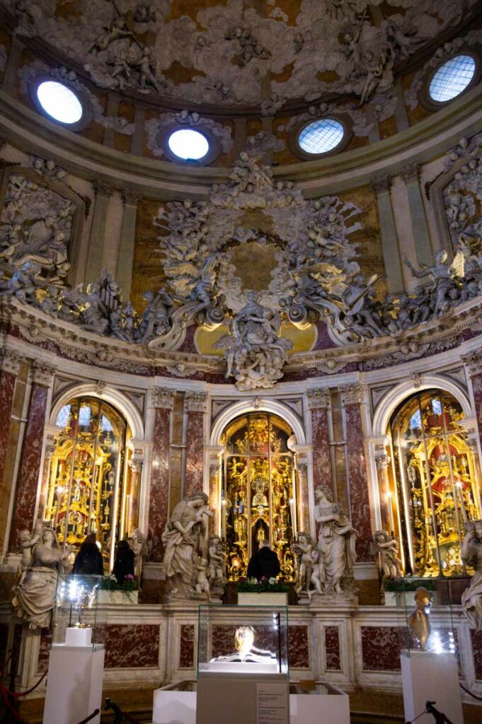 Hall of the relics of St. Anthony