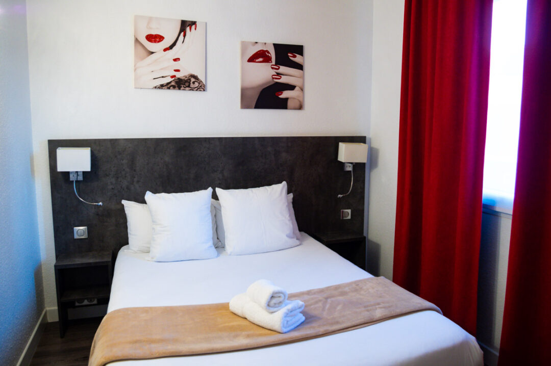 Room hotel l'obvious in Neufchateau