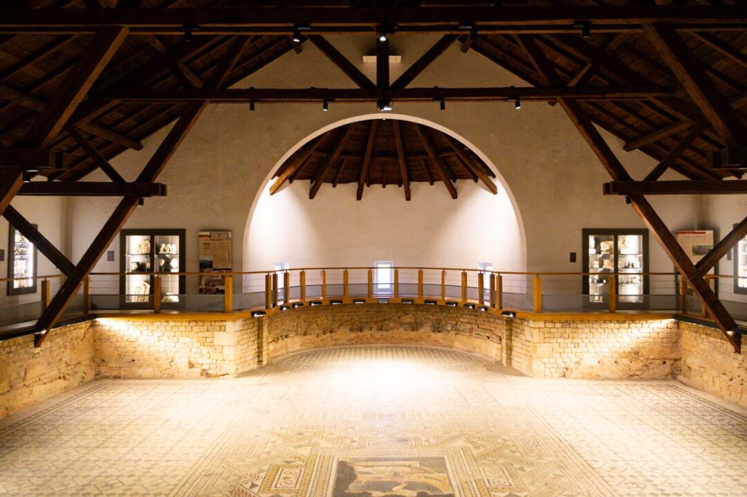 monumental mosaic Grand